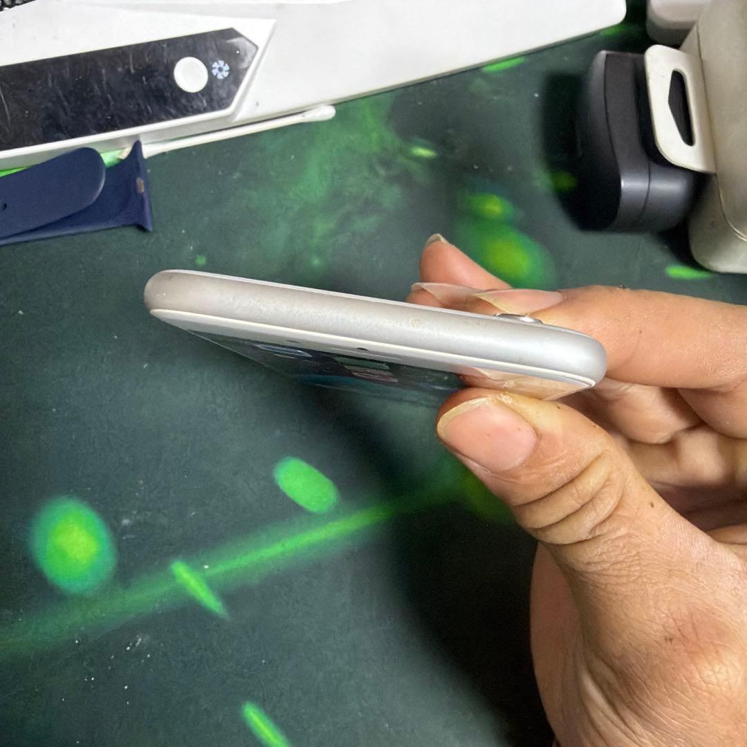 iPhone6s 64GBシルバー本体のみ 動作確認済み(Phone only)