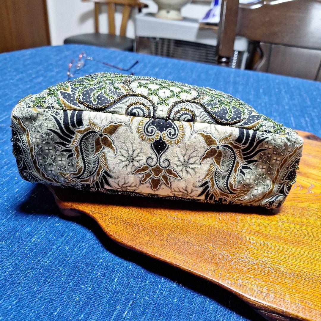 ビーズ付き　お洒落バック