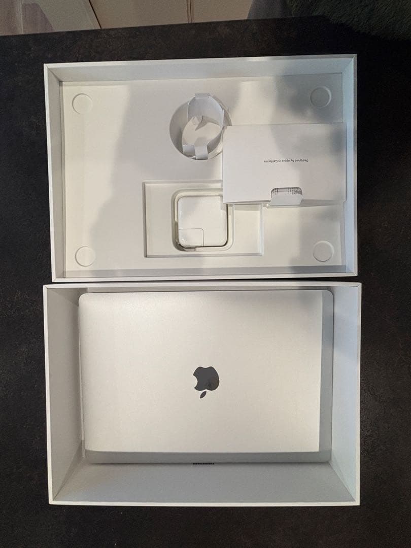 MacBook air M1 13 ほぼ未使用バッテリ100%