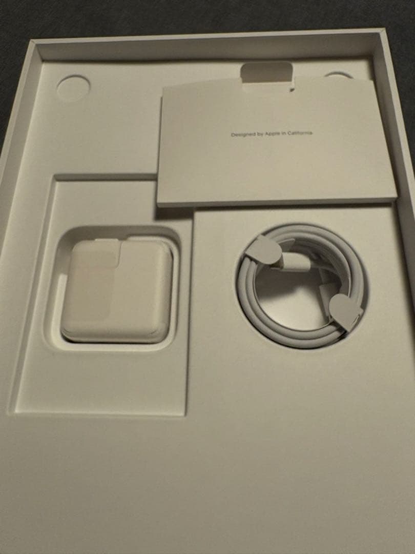 MacBook Air M1 2020 8GB 512GB SSD 13インチ