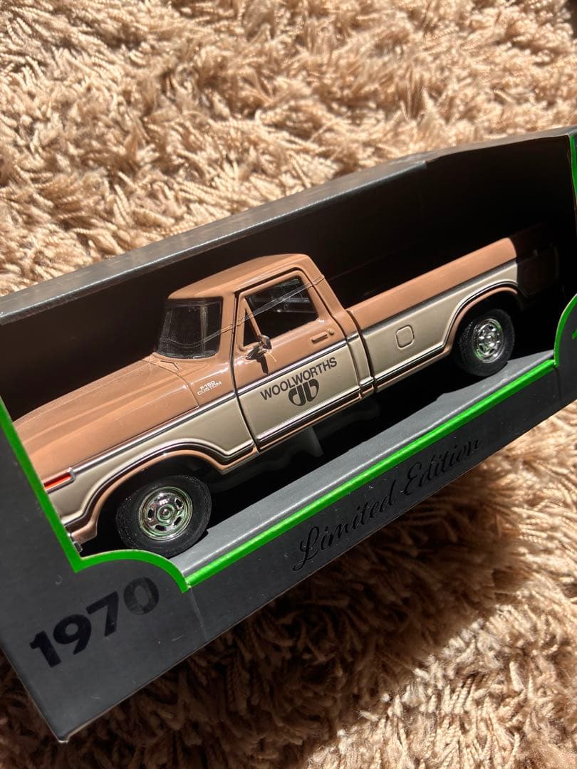 オーストラリア Woolworth ミニカー　Ford トラック　セット