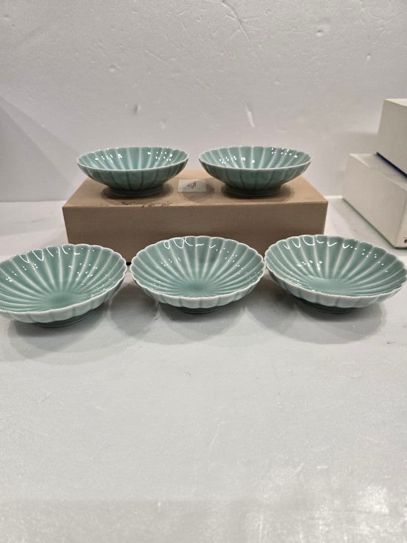 MT167 深川製磁 食器 菊割小付揃 青磁