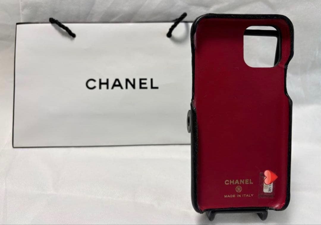 CHANEL ブラックレザー iPhone11pro ケース