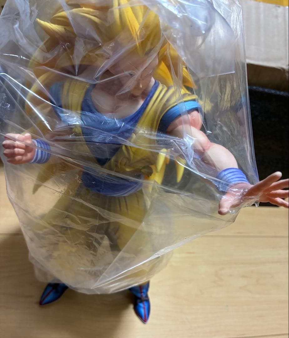 ドラゴンボール　スーパーサイヤ人3 孫悟空　約32cm 新品未使用品。