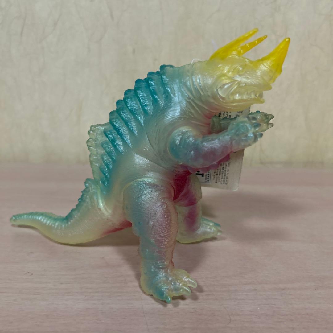 ウルトラマン怪獣　ネロンガ　透明バージョン　タグ付