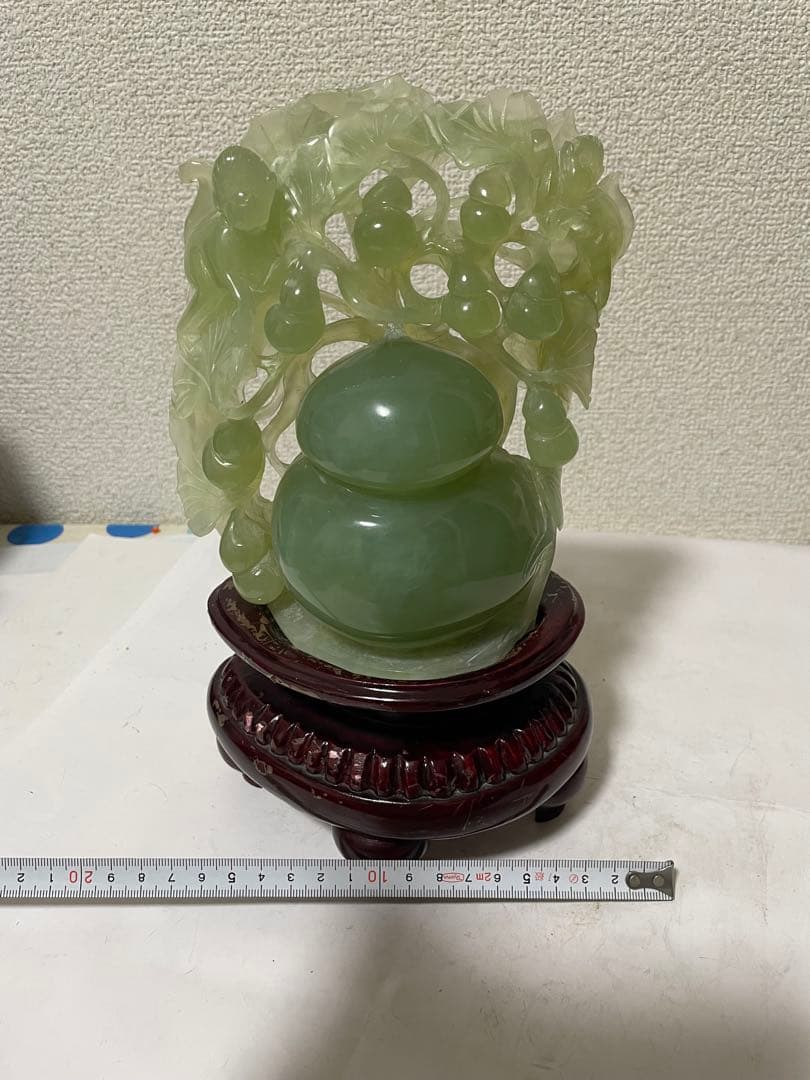 DCM 株式会社　天然石　綠石彫刻瓢箪　置物彫刻 木製台座付き