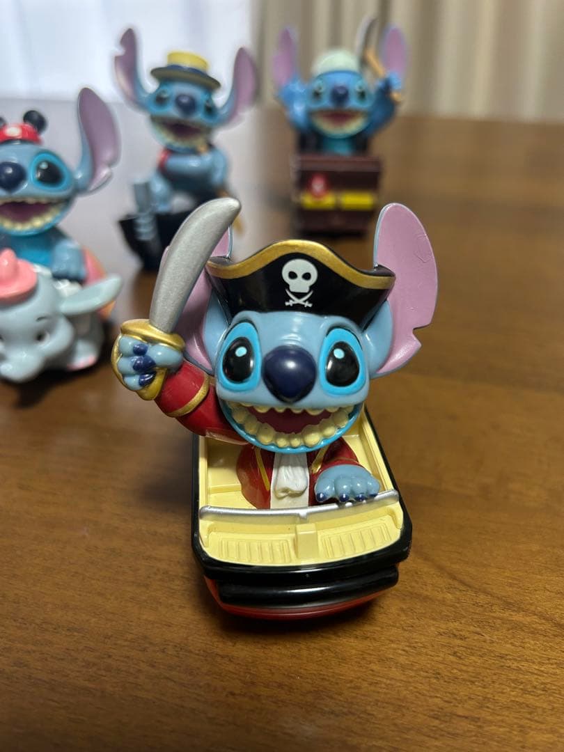 スティッチ　プルバックカー　ディズニーリゾート
