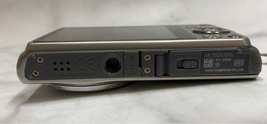 デジタルカメラ CASIO EXILIM 16.1 MEGA PIXELS EX-ZS25