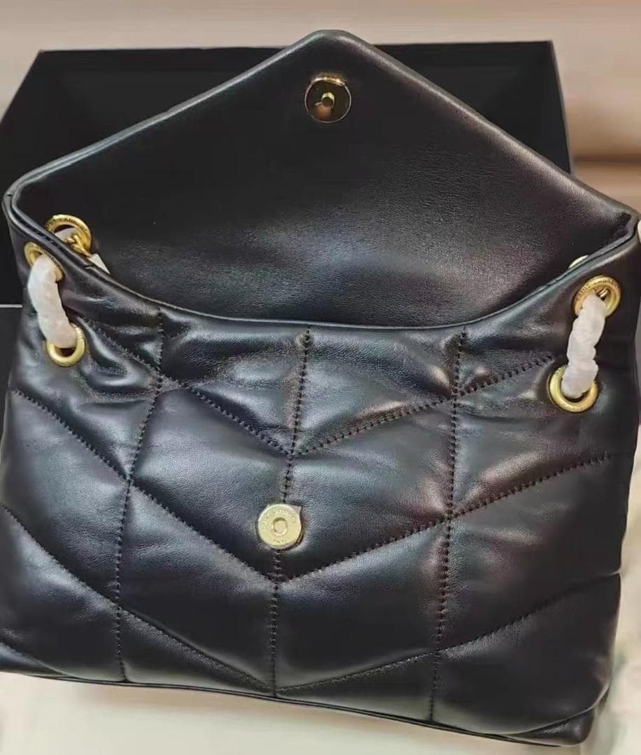 ブラックレザー ショルダーバッグ