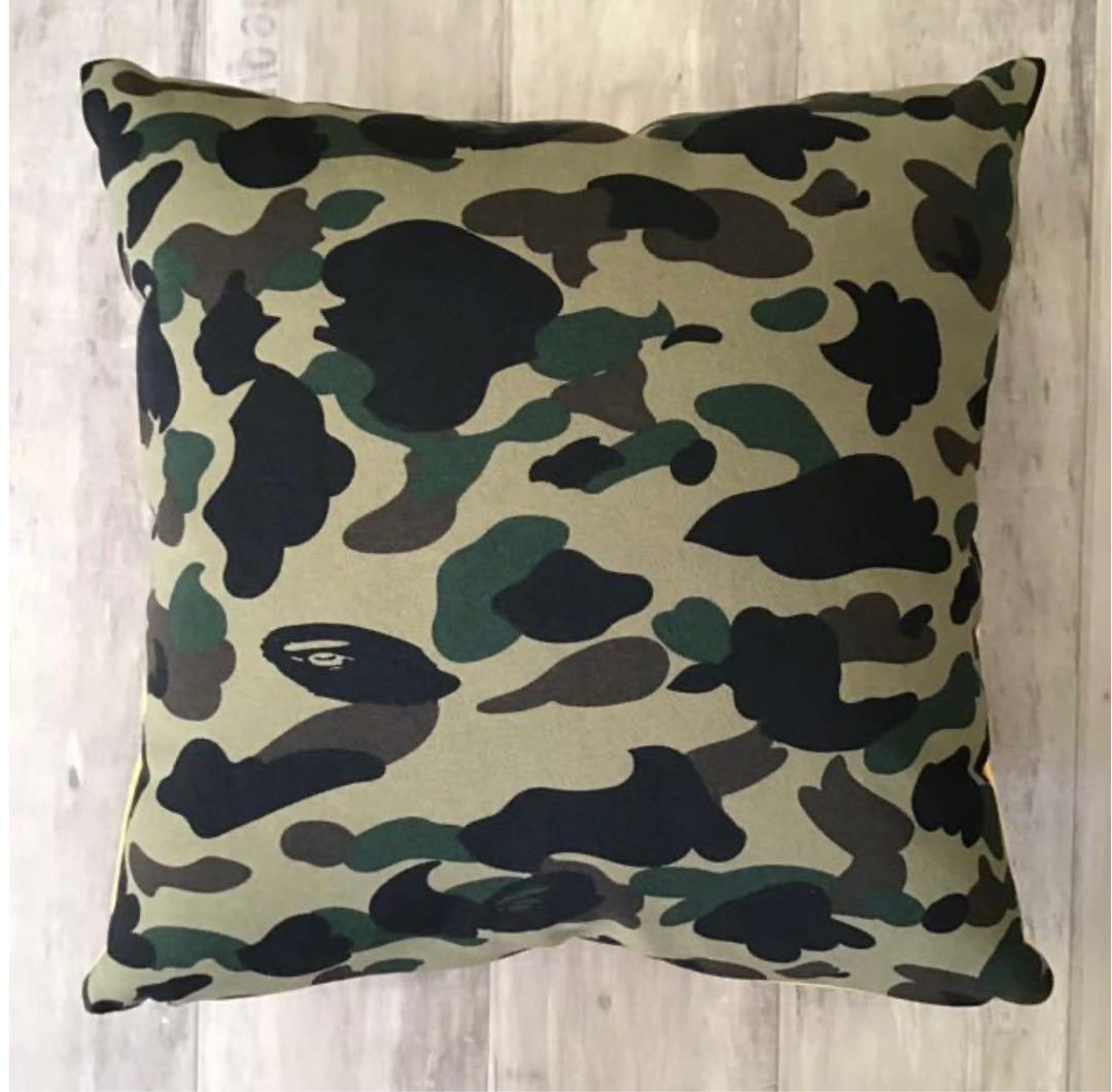 新品レアコラボ　APE シンプソンズ　エイプ　 1st CAMO クッション