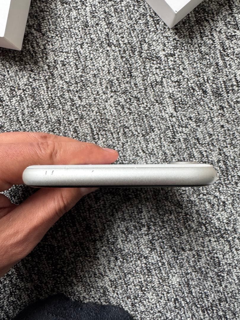 スマートフォン本体 Apple iPhone SE 2 Gen 128GB