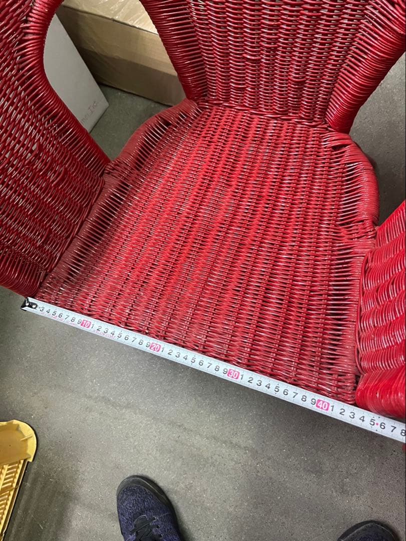 ヴィンテージ　赤いラタンチェア　アーム　籐椅子