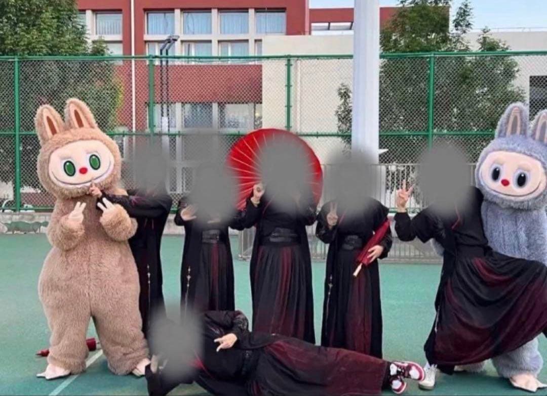 LABUBU ラブブ コスプレ衣装演出服 舞台装 コスチューム 制服 銀色