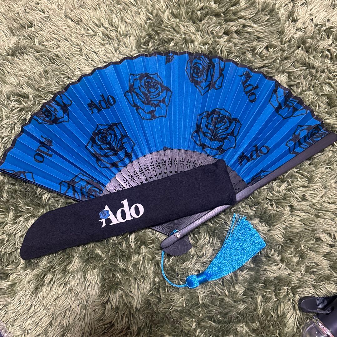 Adoペンライト 扇子 VIP席特典バッジ 3点セット！