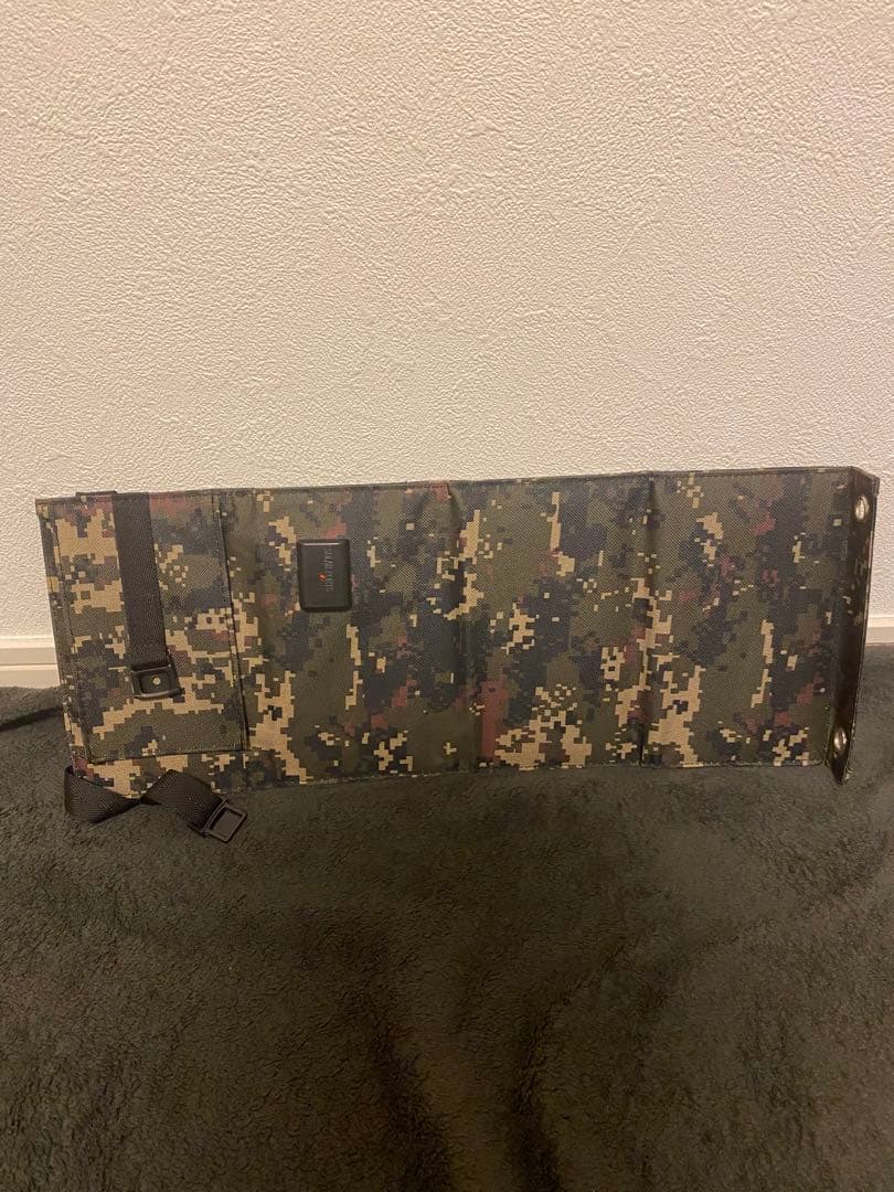 ソーラーパネル　USB スマホ対応