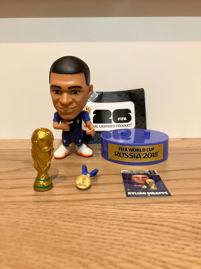 ZURU FIFA Ballers エムバペ　スーパレア　フィギュア