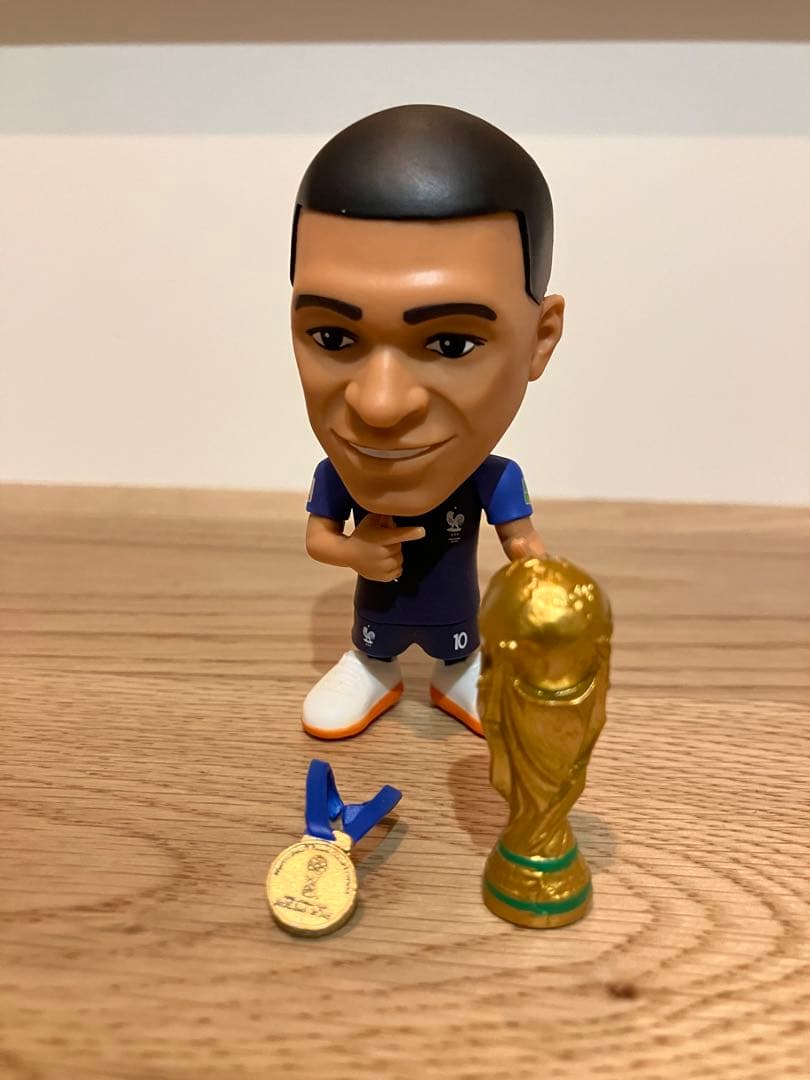 ZURU FIFA Ballers エムバペ　スーパレア　フィギュア