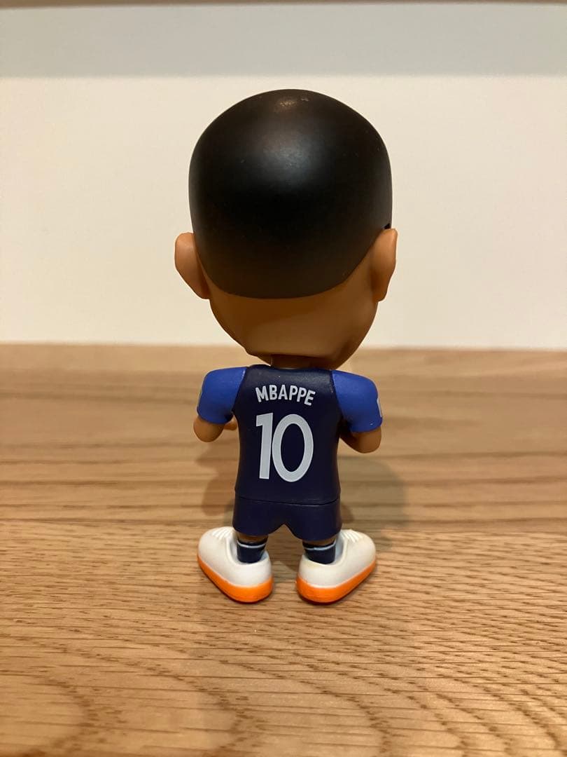 ZURU FIFA Ballers エムバペ　スーパレア　フィギュア