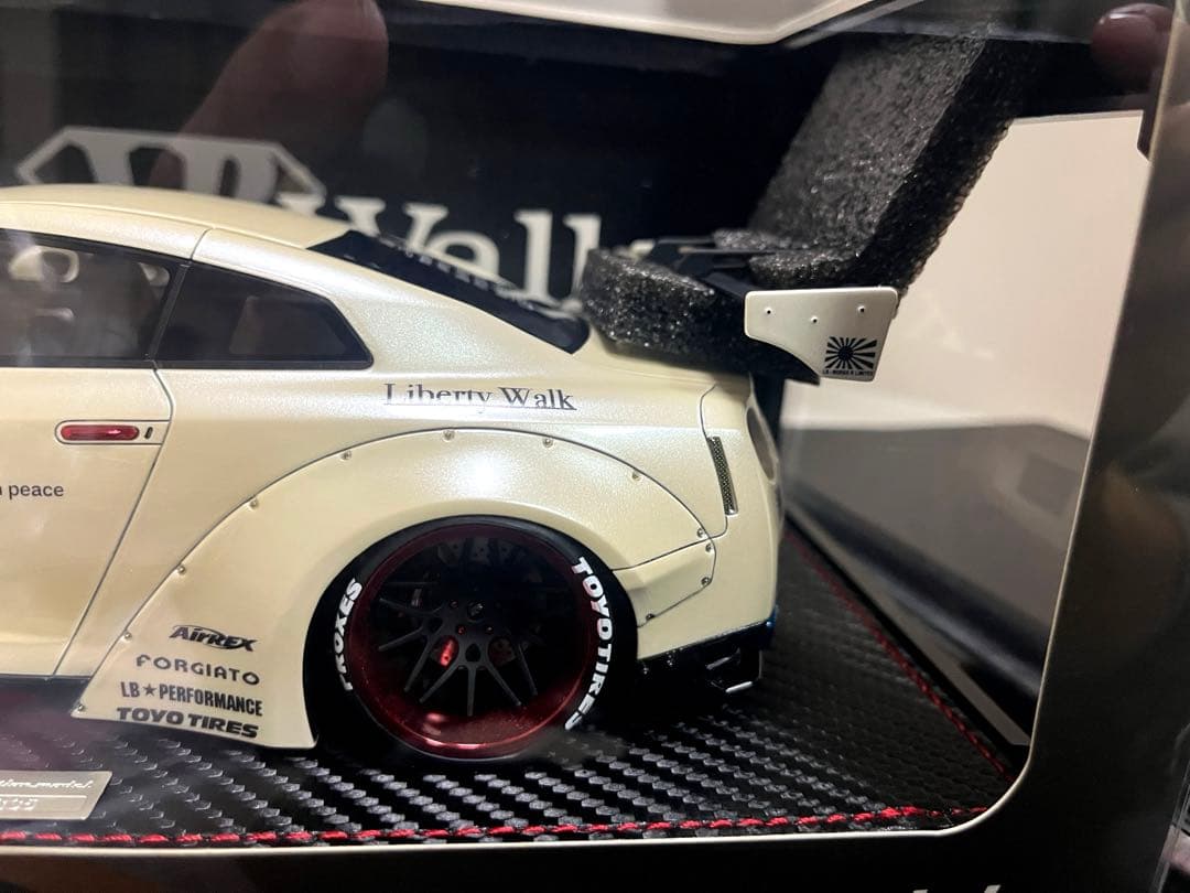 イグニッションモデル ミニカー1/18 リバティーウォーク GTR ホワイト