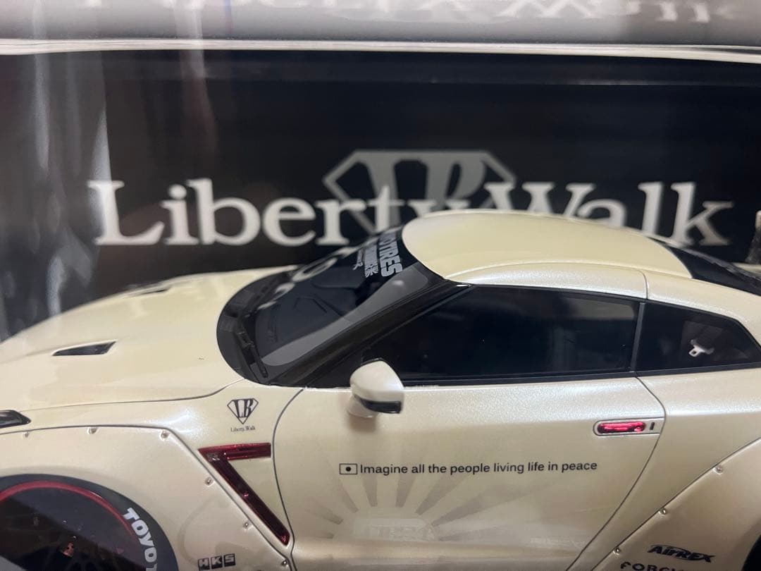 イグニッションモデル ミニカー1/18 リバティーウォーク GTR ホワイト