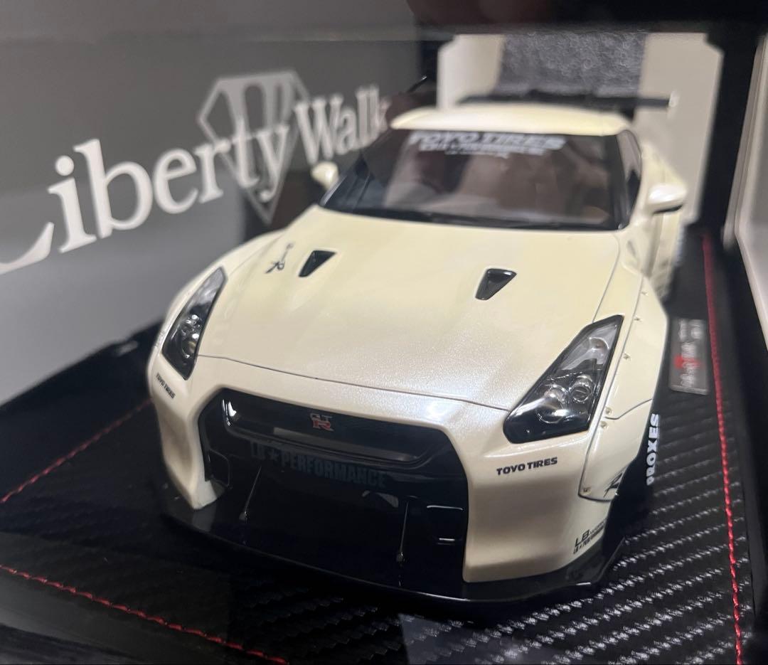 イグニッションモデル ミニカー1/18 リバティーウォーク GTR ホワイト