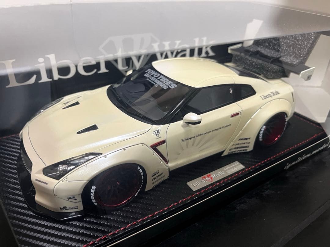 イグニッションモデル ミニカー1/18 リバティーウォーク GTR ホワイト