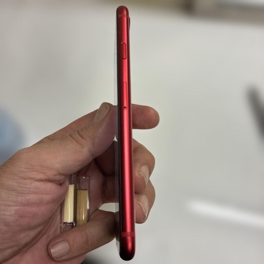 iPhone SE 2 PRODUCT RED 本体