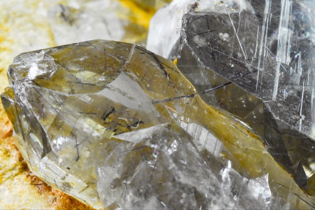 マニハール産 スモーキーブラックルチル