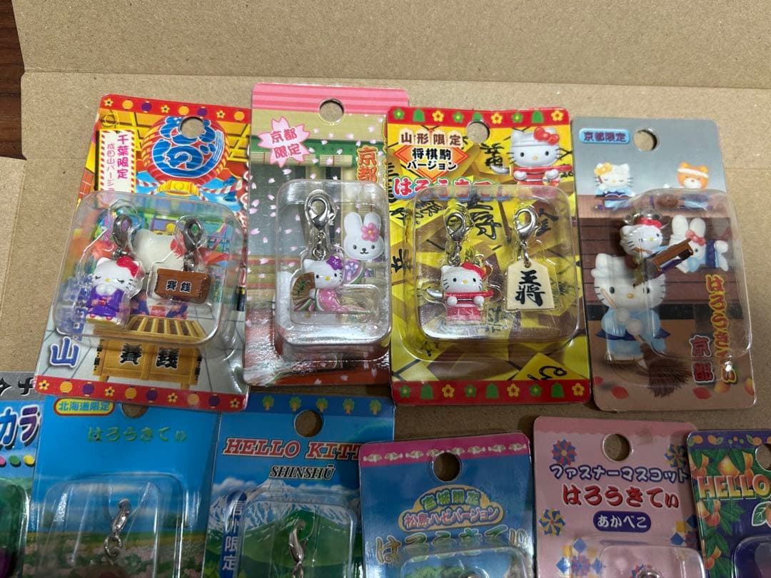 ハローキティ 地域限定　ファスナーマスコット　 17個セットまとめ　ご当地