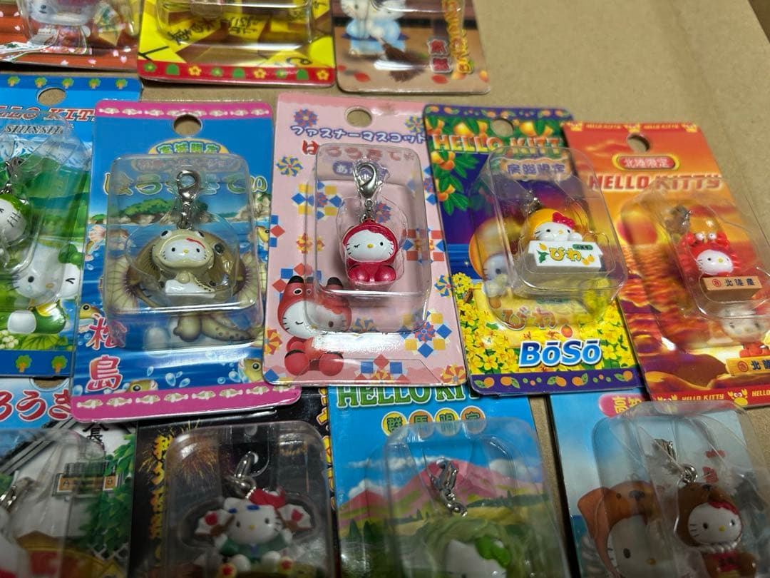 ハローキティ 地域限定　ファスナーマスコット　 17個セットまとめ　ご当地