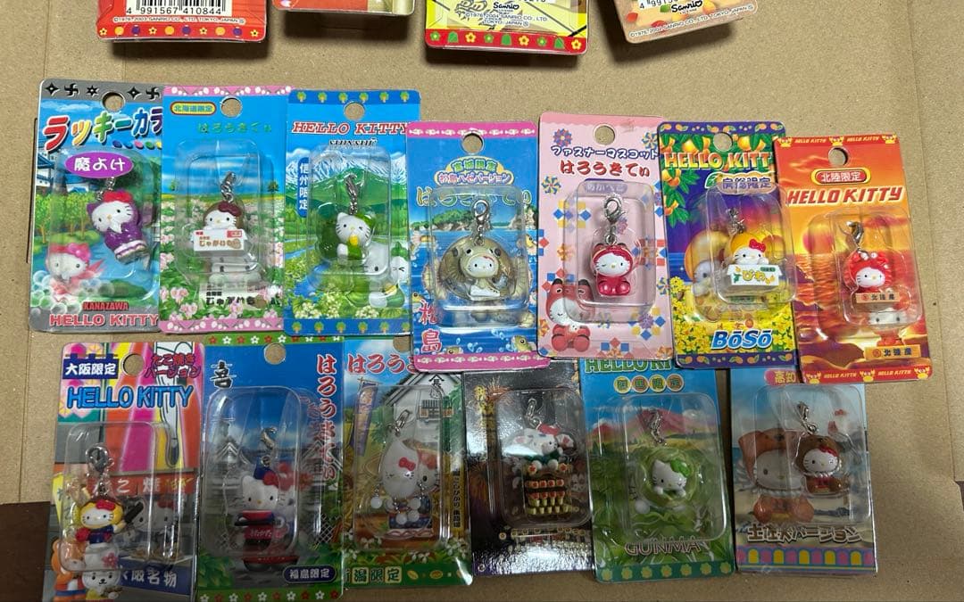 ハローキティ 地域限定　ファスナーマスコット　 17個セットまとめ　ご当地