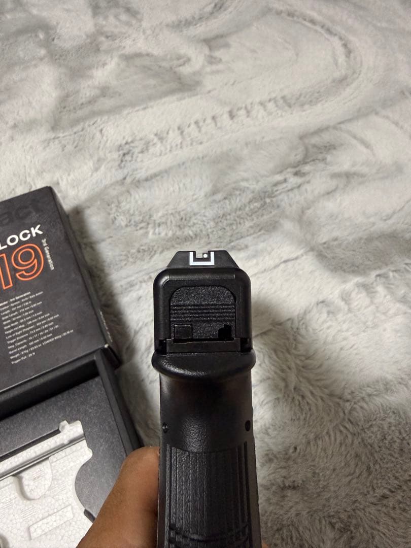 東京マルイ GLOCK 19 セミオートガスガン　マガジン2本