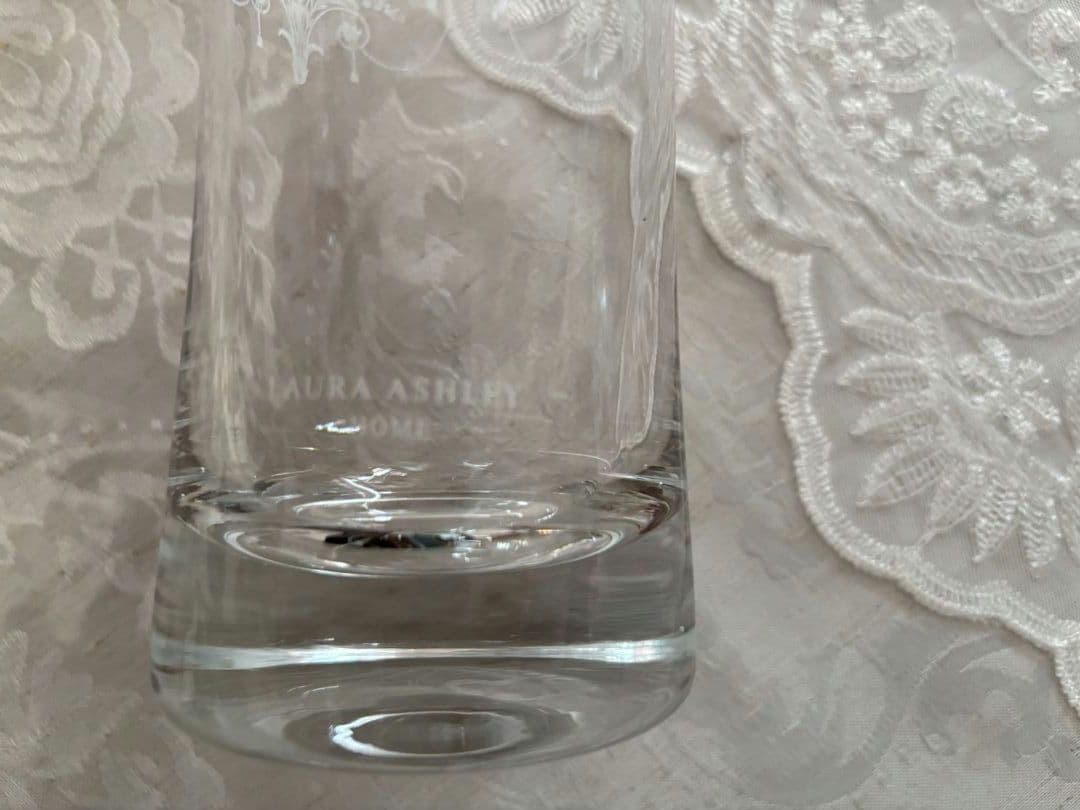 ローラアシュレイ　クリスタル花瓶 エッチング装飾