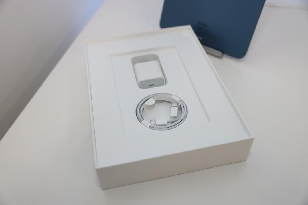 中古iPad Air 第5世代 Wi-Fi 64GB Blue MM9E3J/A