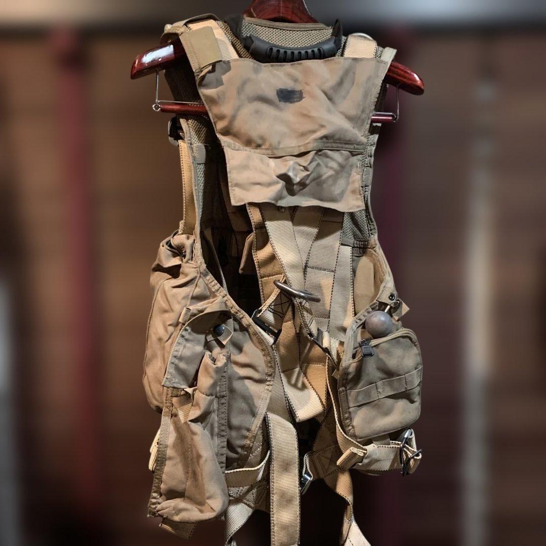 米軍放出品USMC ヘリ　パイロット　coyote サバイバルベスト中古