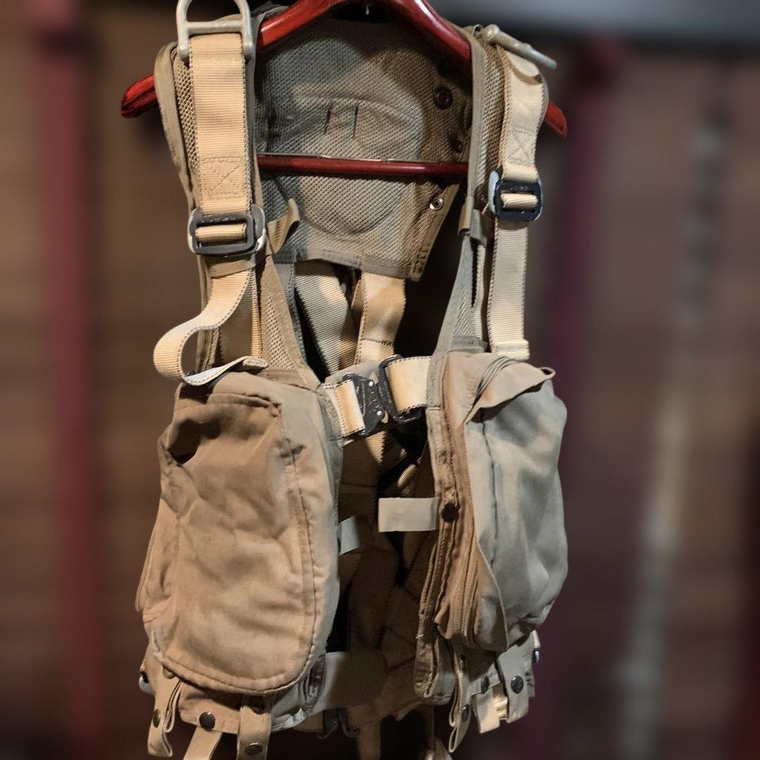 米軍放出品USMC ヘリ　パイロット　coyote サバイバルベスト中古