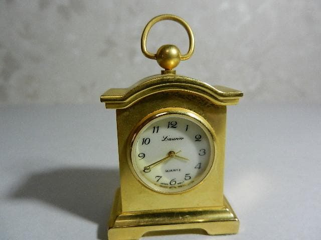 ミニチュアクォーツ型飾り置き時計３点（Ｌａｕｒｉｅｒブランド）