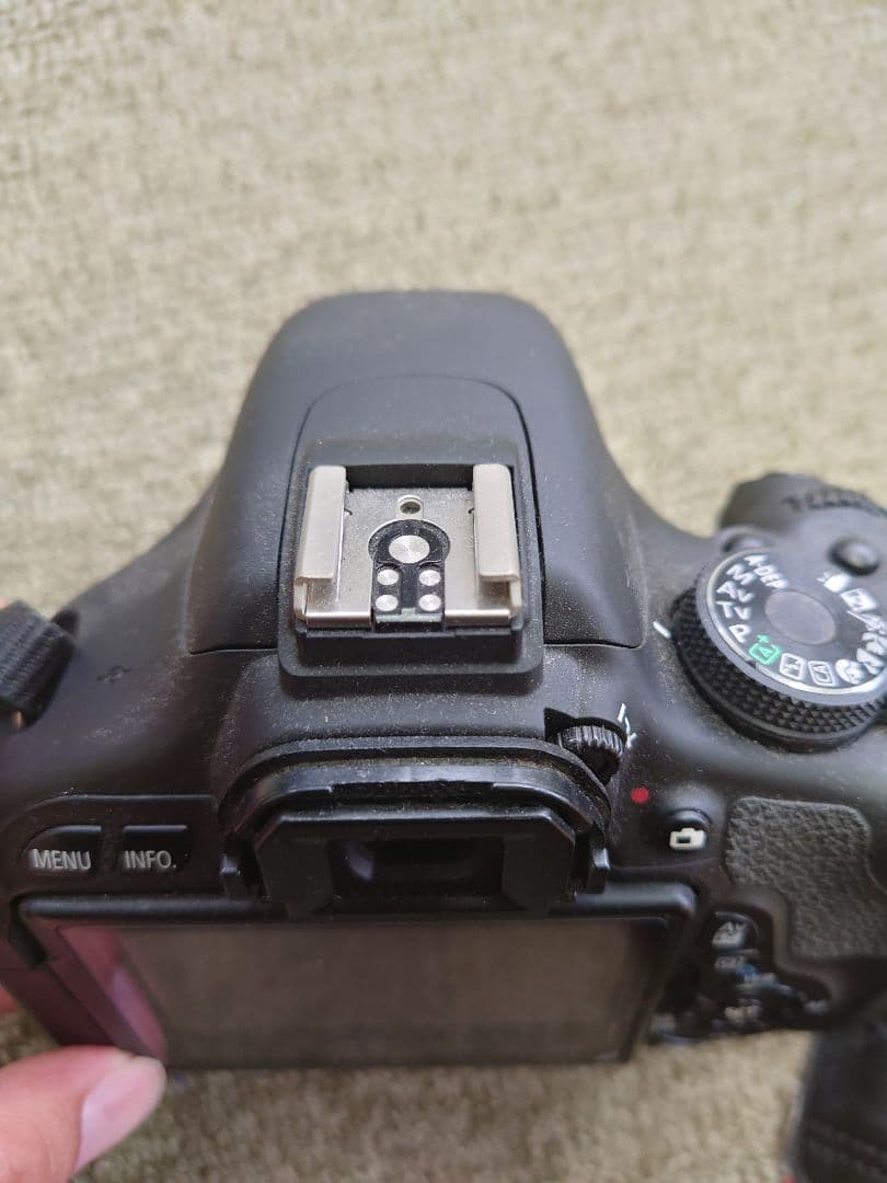 ジャンク品として　キヤノン　Canon EOS Kiss X5