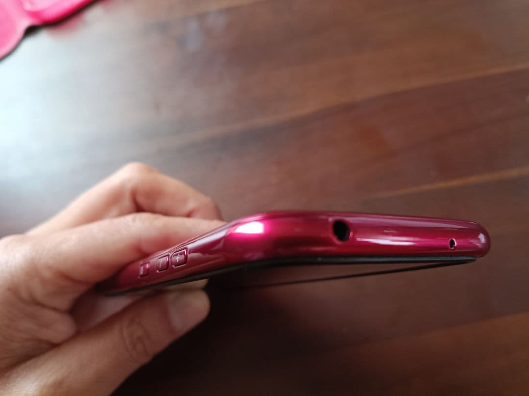 docomo f-52b らくらくスマホ