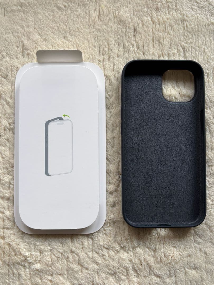 iPhone15 純正シリコンケース　ブラック