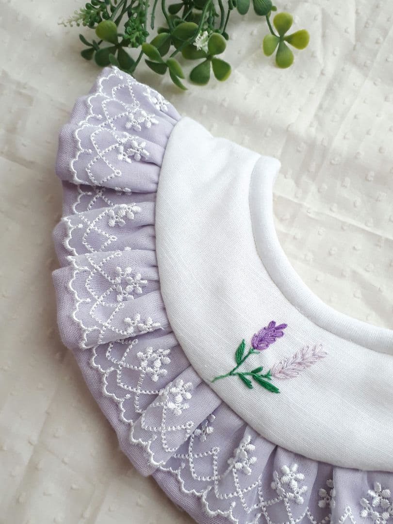 送料無料☆ふりふりまんまる　スタイ　(レースonフリル)ラベンダー