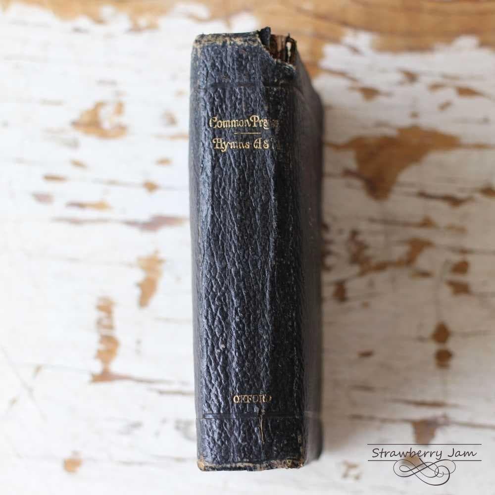 L2310-58 送料込！ 英国アンティーク アンティークブック 本 教会