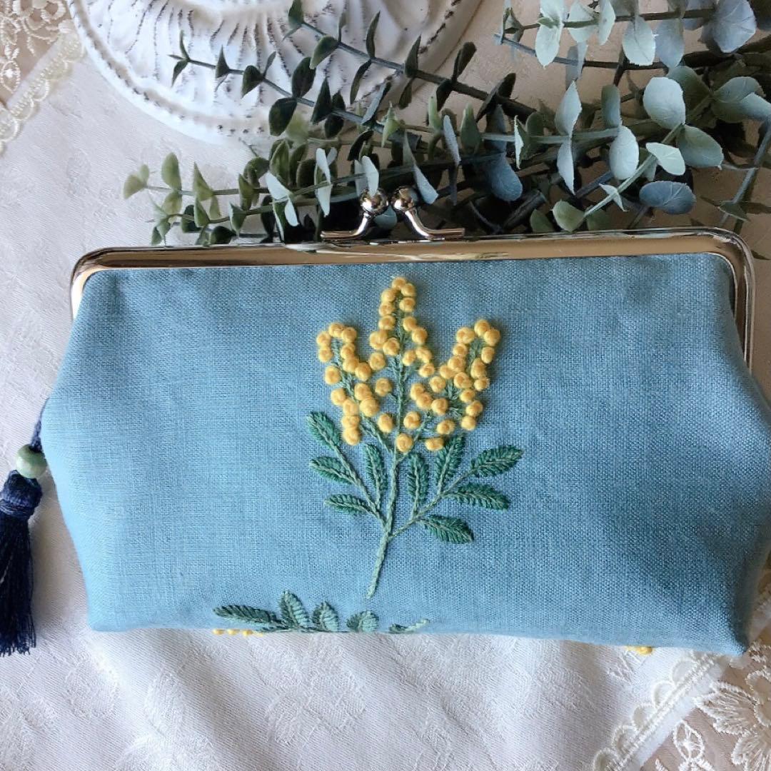 ミモザのがま口ポーチ　手刺繍　ウール刺繍　ハンドメイド