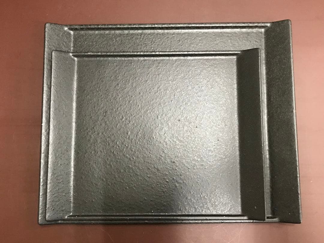 陶器製 黒檀プレート２種類
