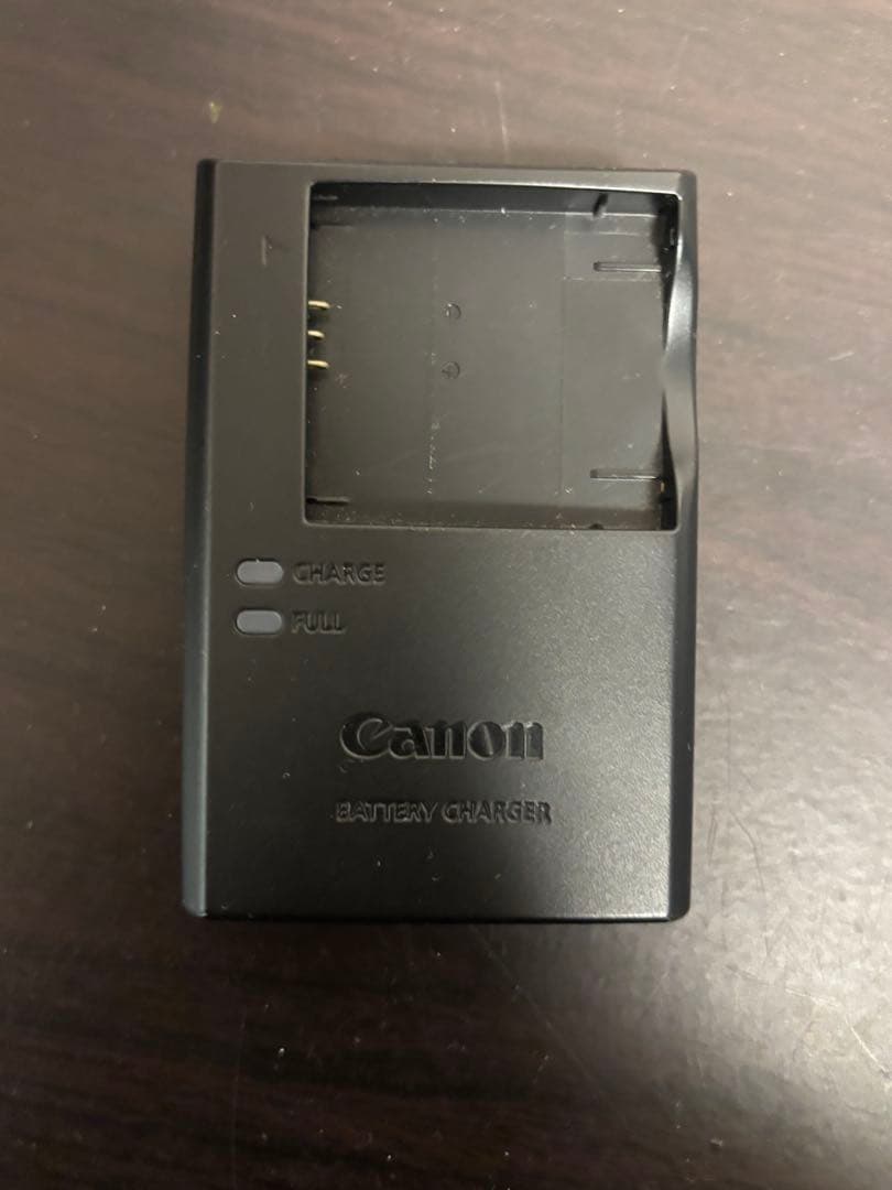 Canon PowerShot SX410 IS 本体と付属品