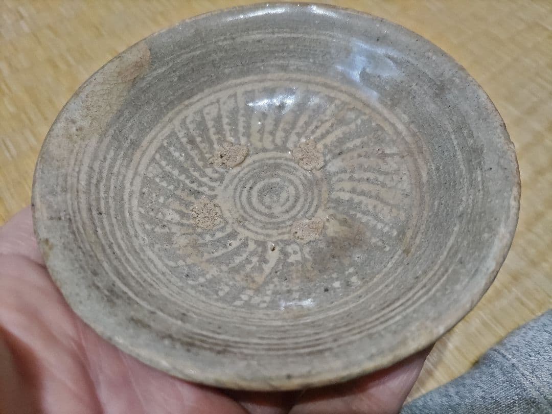 李朝　三島　平盃・小皿　径11.5、高3.5㎝
