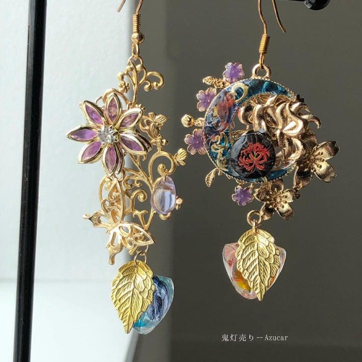 金魚と九尾狐の舞いと鬼灯と彼岸花のピアス　イヤリング　色変化勿忘草と蝶　和風