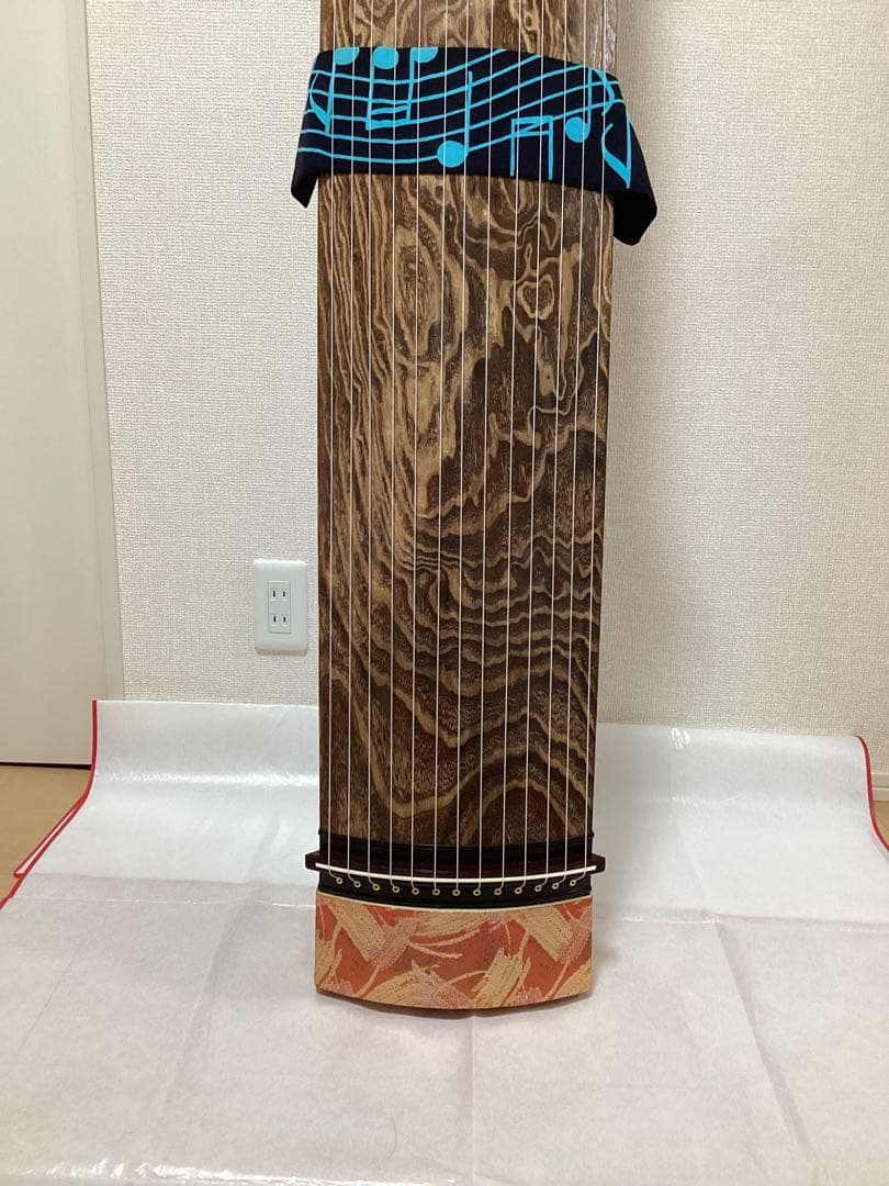 筝 13弦　綾杉彫り