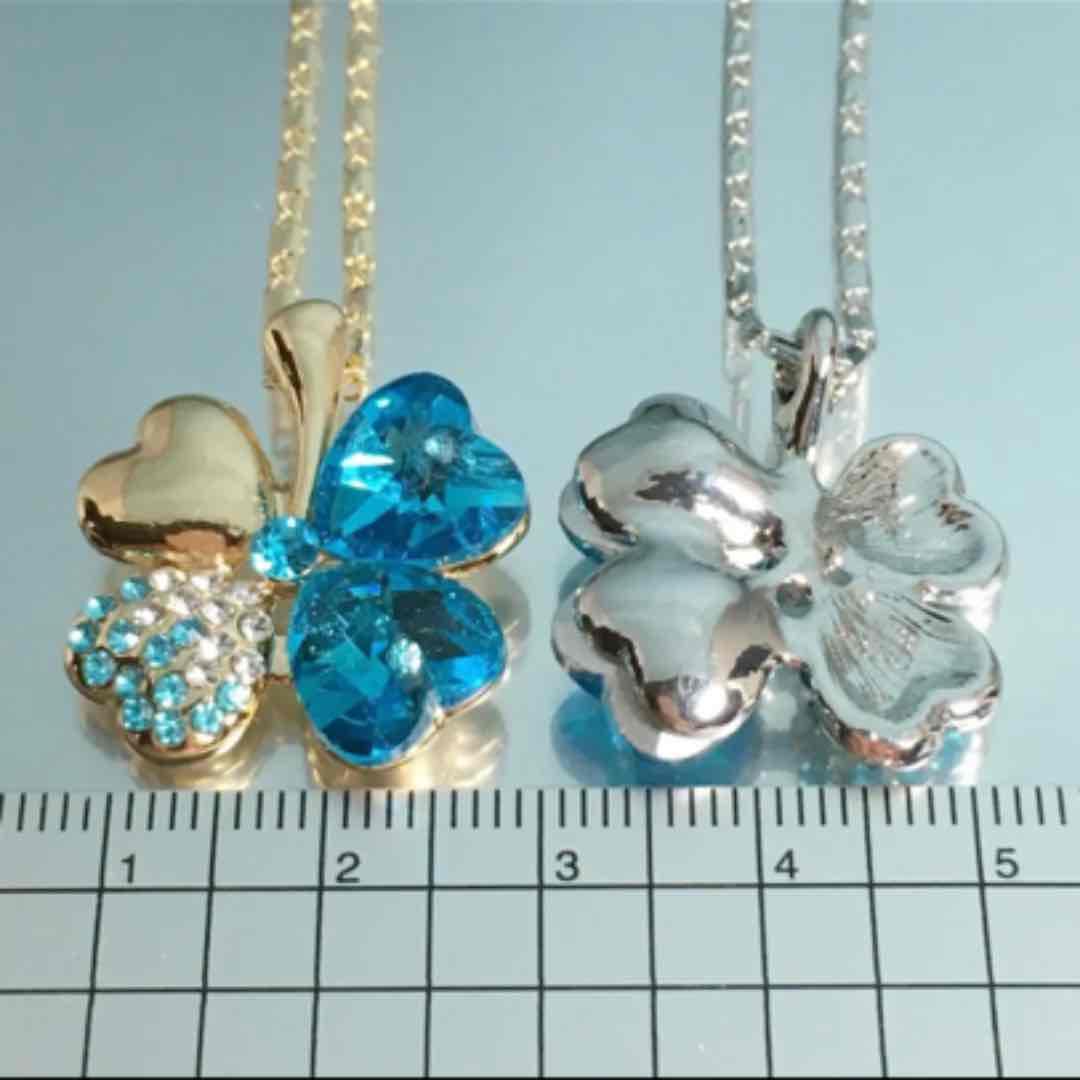 【ギフト推奨】スワロフスキー❤️18kg クローバーネックレス ブルー×ゴールド