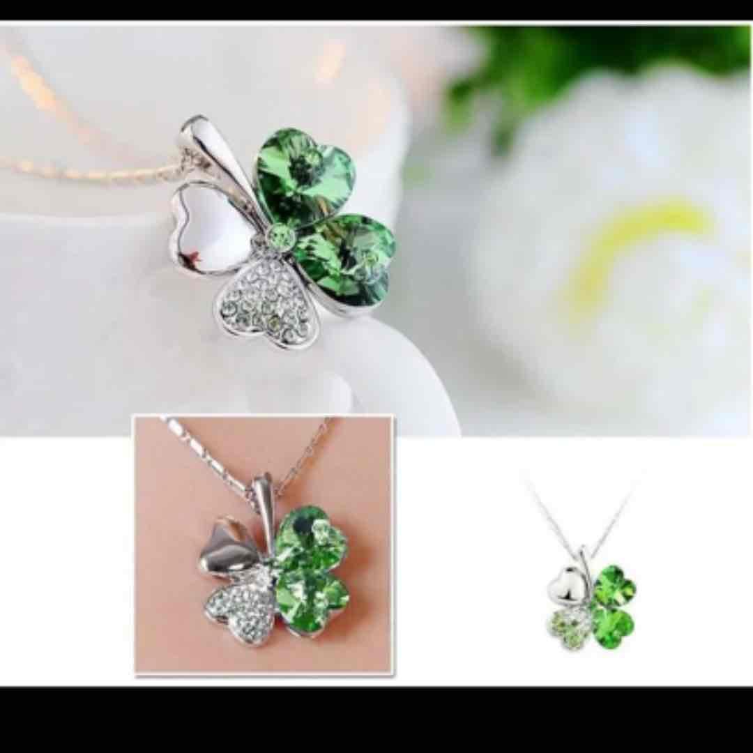 【ギフト推奨】スワロフスキー❤️18kg クローバーネックレス ブルー×ゴールド